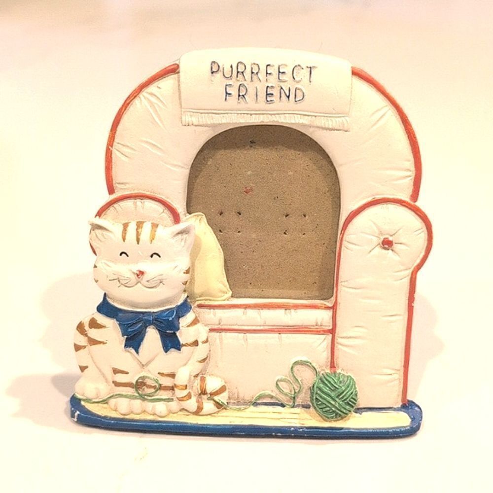 Cat Purrfect Friend Picture Frame 3D Tabby Cat with Yarn Easel Back